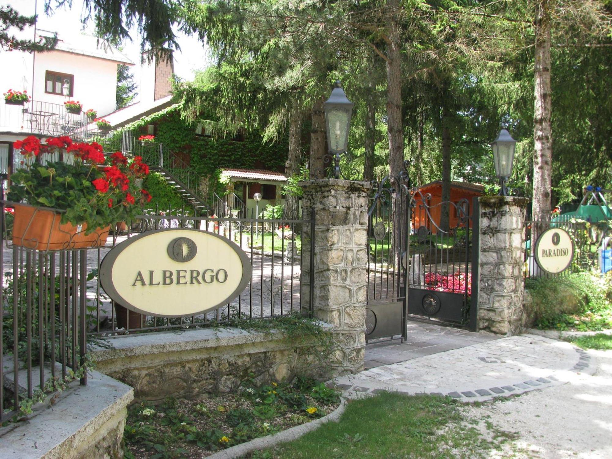 Lh Albergo Il Paradiso Pescasseroli Exterior photo