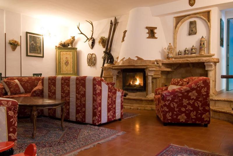 Lh Albergo Il Paradiso Pescasseroli Exterior photo