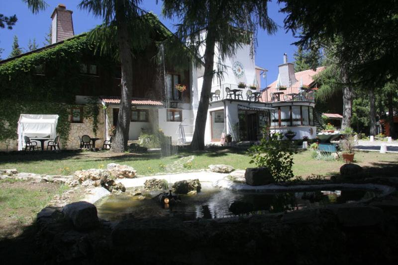 Lh Albergo Il Paradiso Pescasseroli Exterior photo