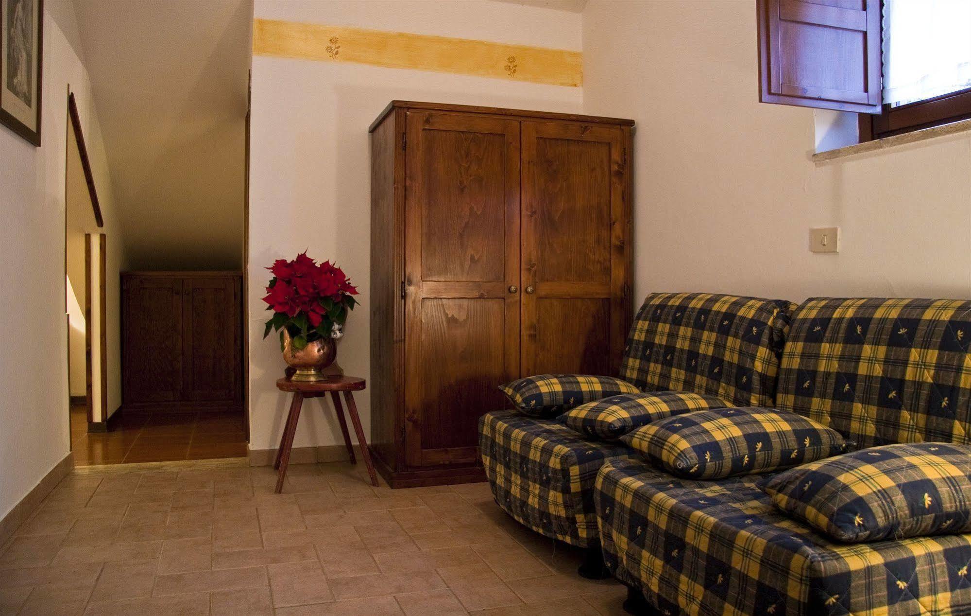 Lh Albergo Il Paradiso Pescasseroli Exterior photo