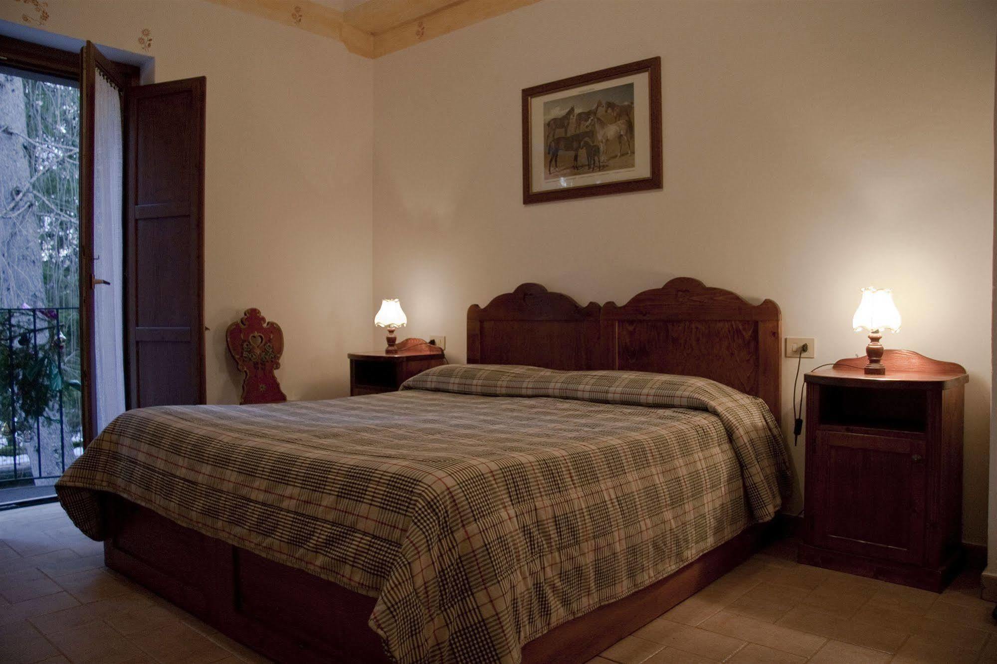 Lh Albergo Il Paradiso Pescasseroli Exterior photo